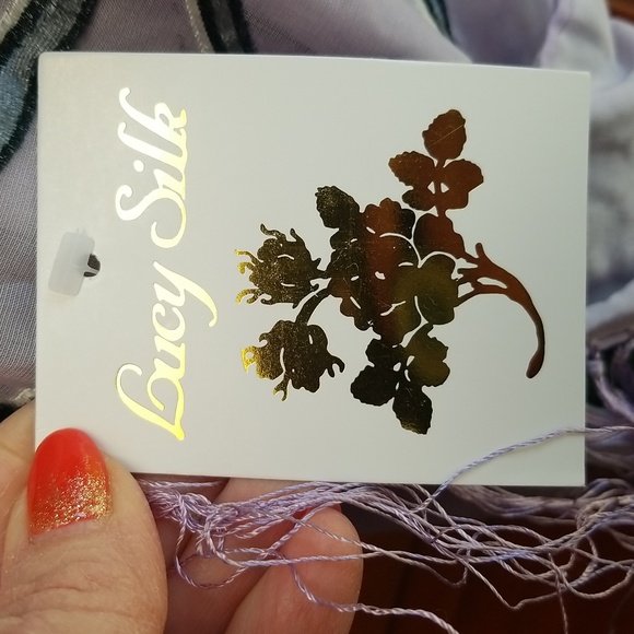 🌸NWT LUCY SILK Scarf🌸 - Picture 6 of 8